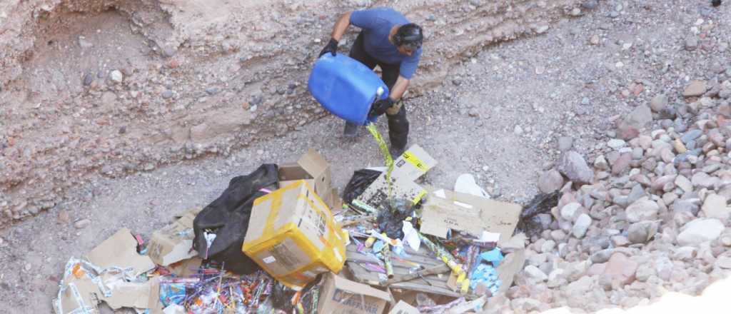 Mendoza destruyó 500 kilos de pirotecnia ilegal