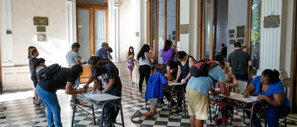 Qué estudiantes comienzan las clases este lunes en Mendoza