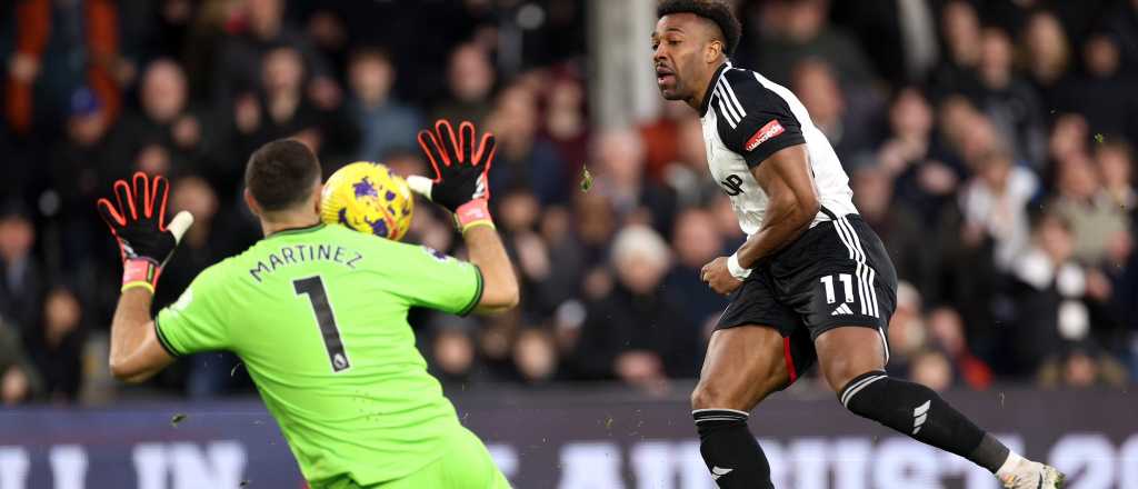 Video: heroicas atajadas del Dibu para el triunfo de Aston Villa