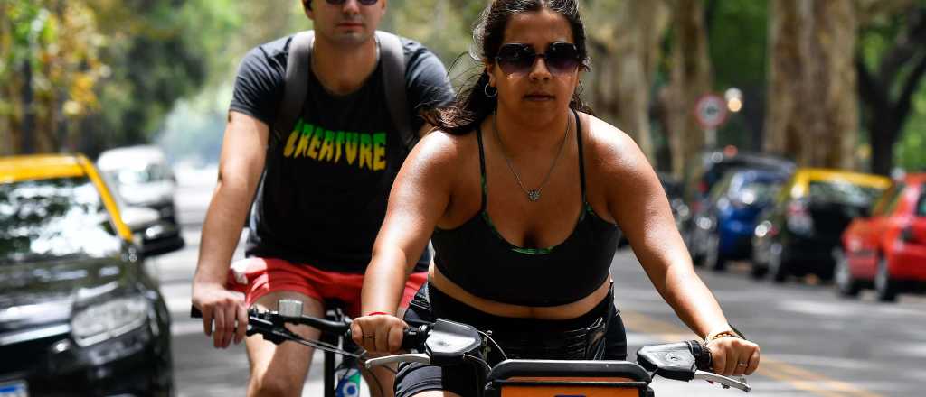 El calor seguirá este domingo, pero en la semana descenderá la temperatura