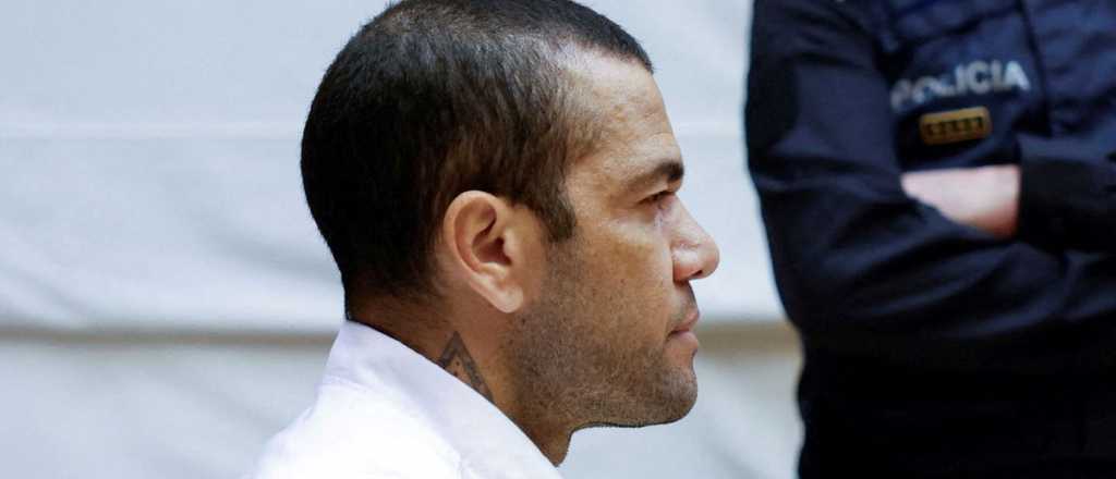 Condenaron a Dani Alves a 4 años y medio de prisión por abuso sexual