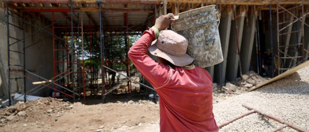 Un hombre trabajaba en un barrio privado de Las Heras y lo aplastó una grúa