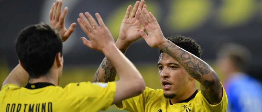 No pega una: pasó del United al Dortmund y no paran de criticarlo 