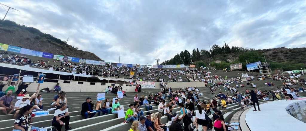 El público va copando el Teatro Griego