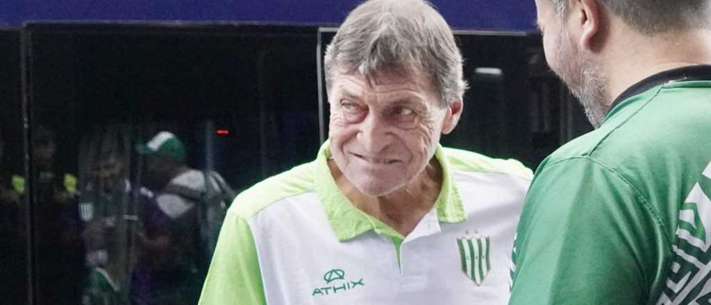 Preocupación en Banfield por la salud de Julio Falcioni