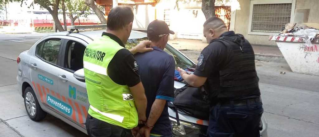 Un acosador correteaba a una mujer en la Quinta Sección y fue detenido