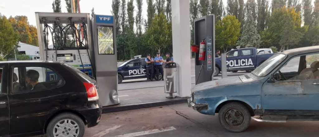 Un hombre atropelló a un playero en una estación de servicio en Alvear