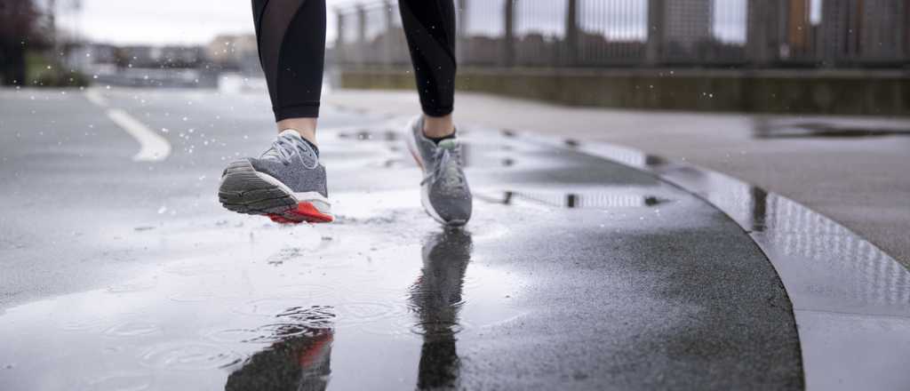 Cómo dejar tus zapatillas como nuevas tras las lluvias