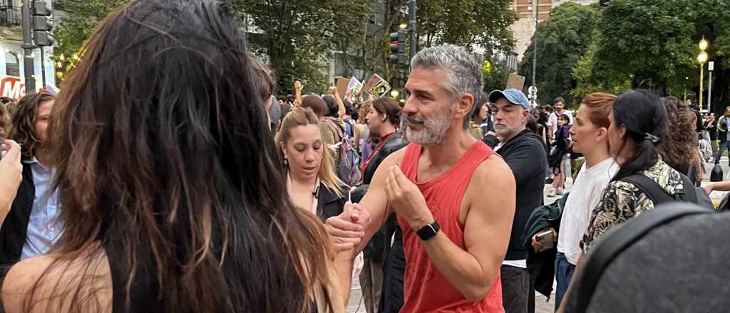 Video: Leo Sbaraglia participó de una protesta contra el ajuste en el INCAA