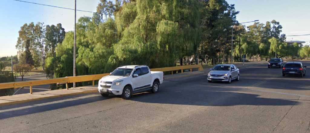 Lo amenazaron con un cuchillo y le robaron la bici en el puente de la UNCUYO