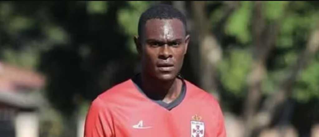 Un jugador de 24 años sufrió un paro en pleno entrenamiento y murió