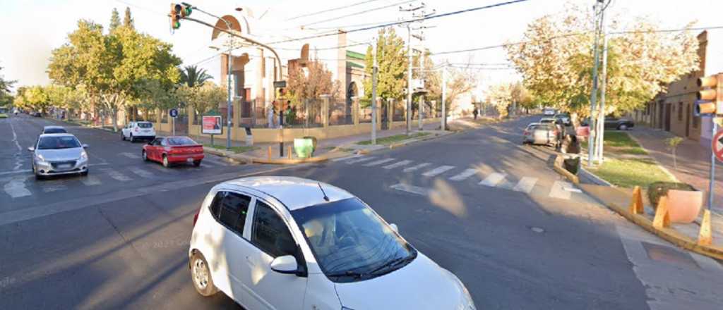 Asaltaron a una pareja de hermanos frente a una iglesia en Godoy Cruz