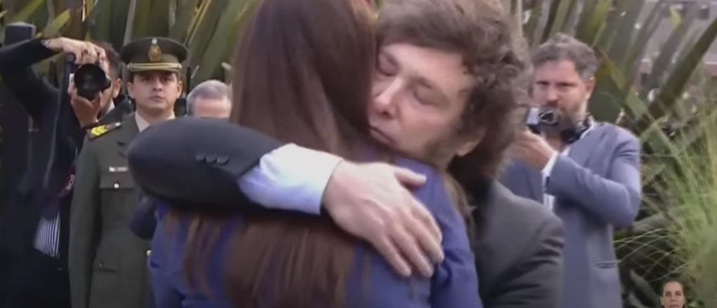 El abrazo de Milei a Villarruel que conmovió en el acto por Malvinas