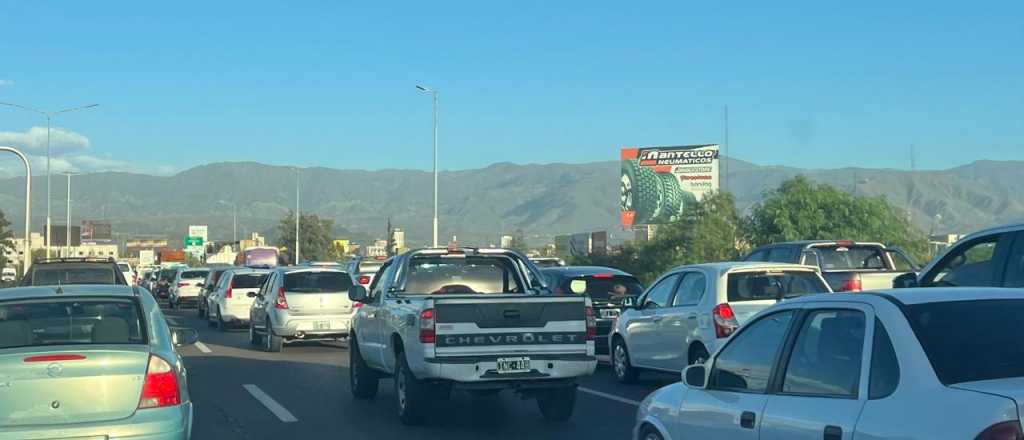 Demoras en el ingreso a la Ciudad por trabajos en el viejo trole 