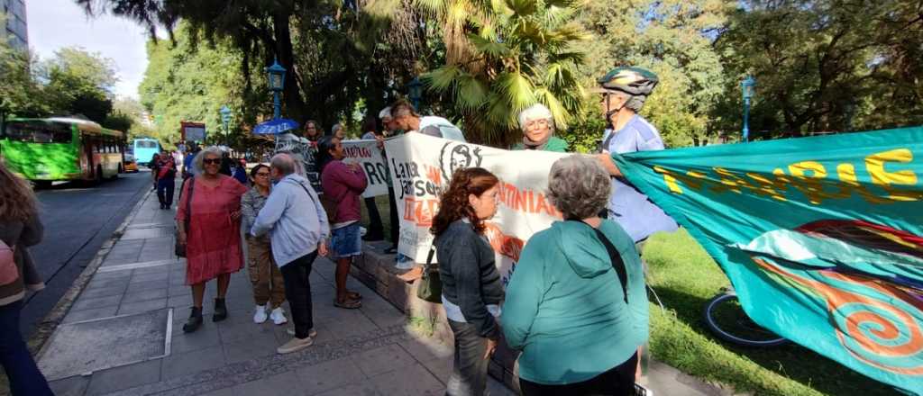 La protesta antiminera apenas reunió a un puñado de personas