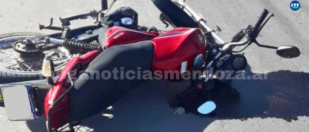 Una pareja se accidentó en moto y están en grave estado