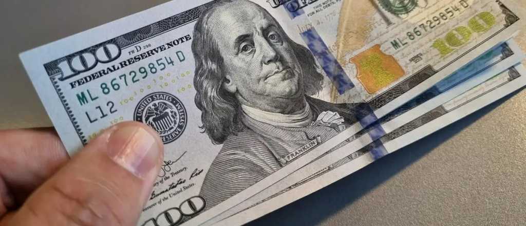 El dólar blue subió pero se mantuvo por debajo de $1.200