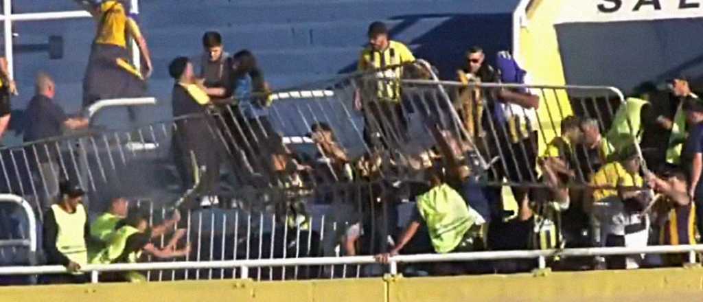 Video: violentos incidentes en la previa de Rosario Central-Peñarol