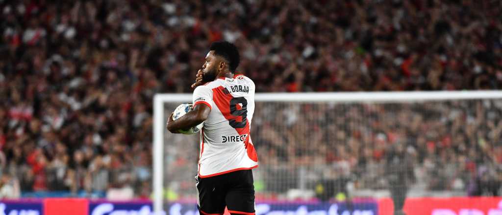 River venció sobre el final a los suplentes de Central y acaricia la clasificación