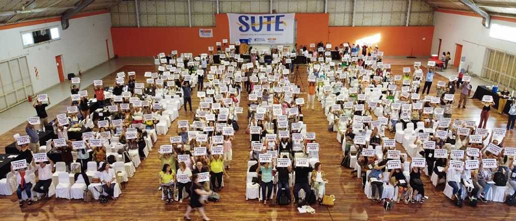 Cornejo propuso varias mejoras al SUTE y los docentes analizan qué hacer