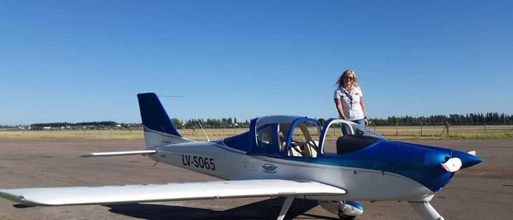 Una mendocina se recibió de piloto comercial a los 70 años