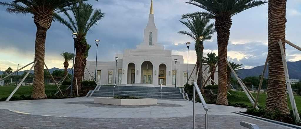 Inauguran el lujoso templo mormón en El Challao