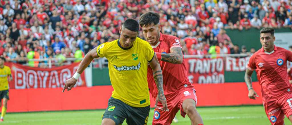 Argentinos venció a Defensa por penales y es el primer semifinalista