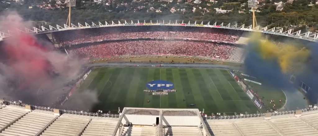 Video: impresionante recibimiento de los hinchas para Boca y River