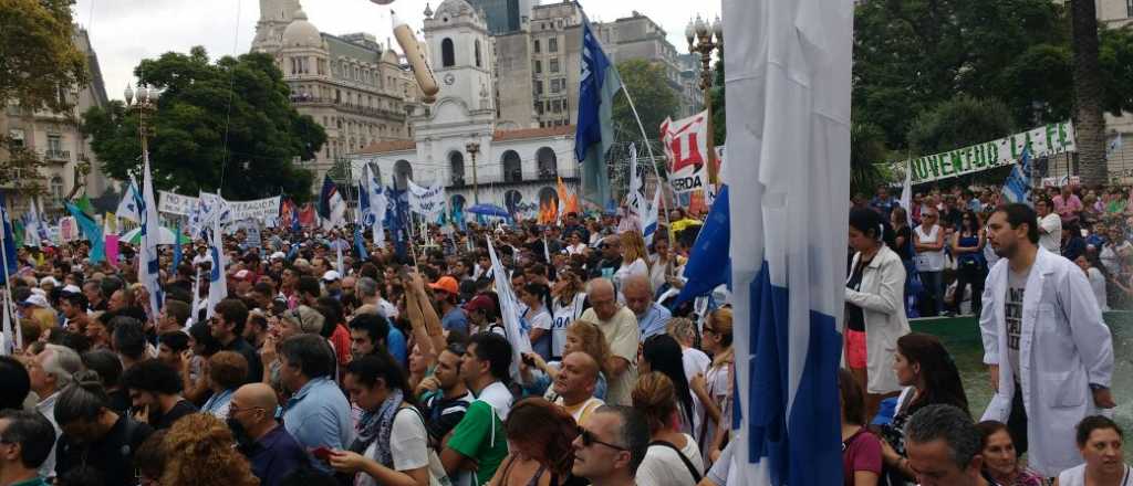 El Gobierno calificó de "berrinche" la marcha por el presupuesto universitario