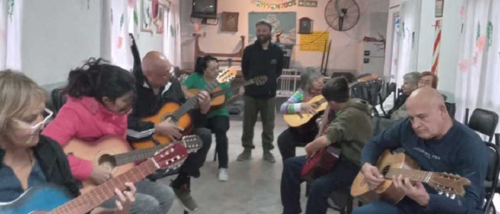 Nunca es tarde para aprender: darán talleres de música para la tercera edad