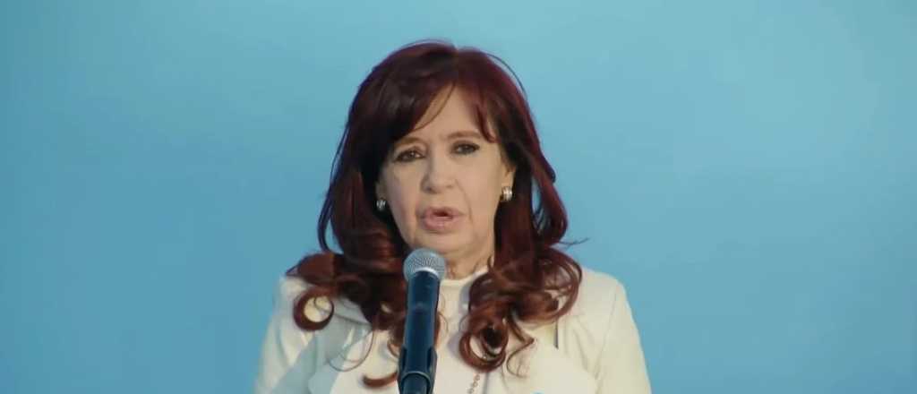 Cristina Kirchner contra Milei: "No es superávit, mirá todo lo que debés"