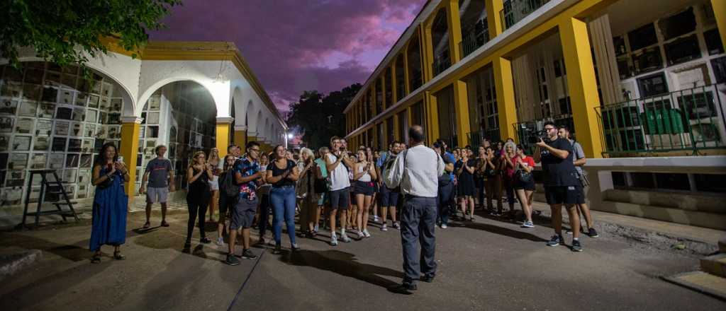 No te pierdas las visitas nocturnas al Cementerio de Ciudad