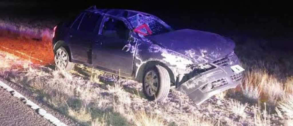 Fuerte vuelco de un auto en San Rafael dejó a una mujer lesionada