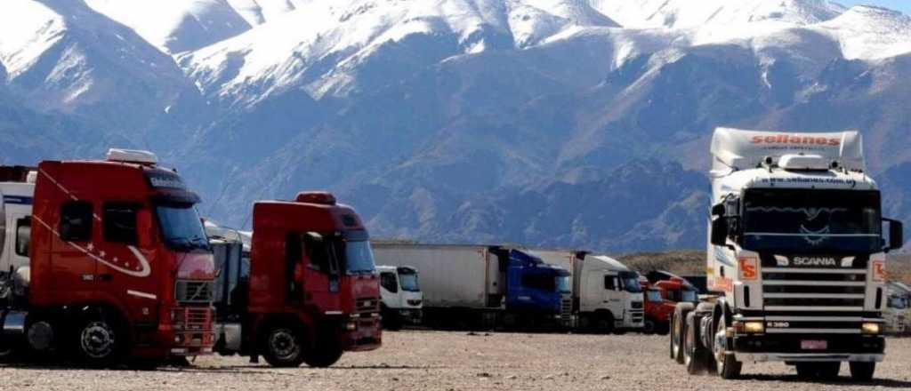 Camioneros mendocinos no hicieron paro y apuntaron contra Moyano