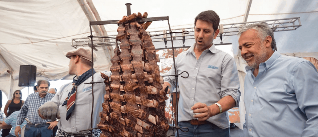 Un sábado a pura "rosca" en Alvear: Cornejo, Petri, Casado, De Marchi y más