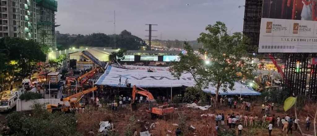 Ocho muertos y 64 heridos al caer una valla durante una tormenta en India