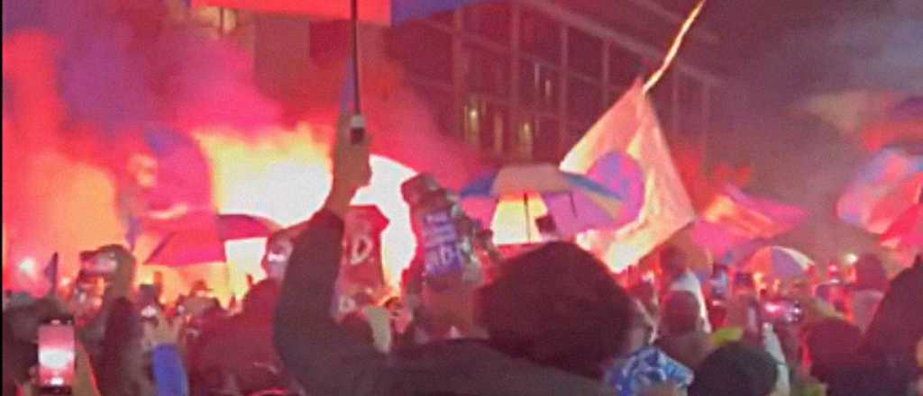 Videos: los banderazos de los hinchas de la Lepra y el Tomba antes del clásico