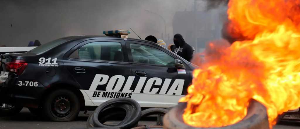 Tensión en Misiones: policías y docentes se plantan por un aumento salarial