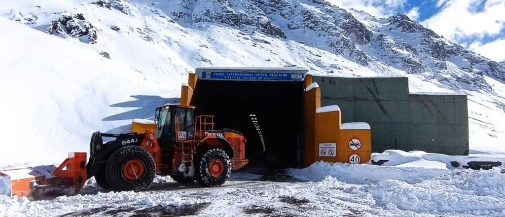 Continúa cerrado el Paso a Chile por las intensas nevadas