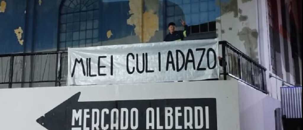 "Milei culiadazo" y "papafritazo": así esperan al presidente en Córdoba