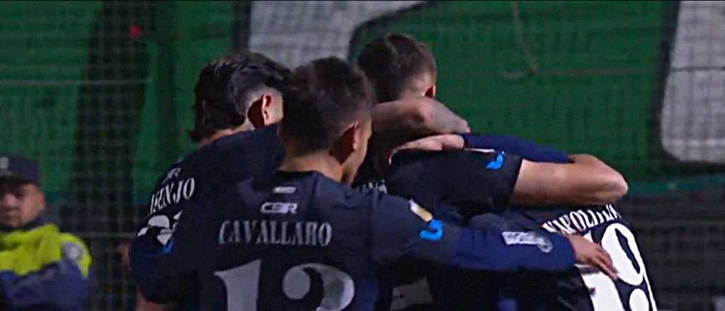 Independiente Rivadavia venció a Sarmiento en el final y es líder