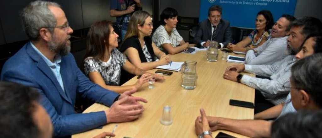 El Gobierno de Mendoza abre una nueva paritaria con los gremios estatales