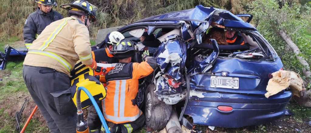 Cuatro turistas mendocinos sufrieron un tremendo accidente en Chile