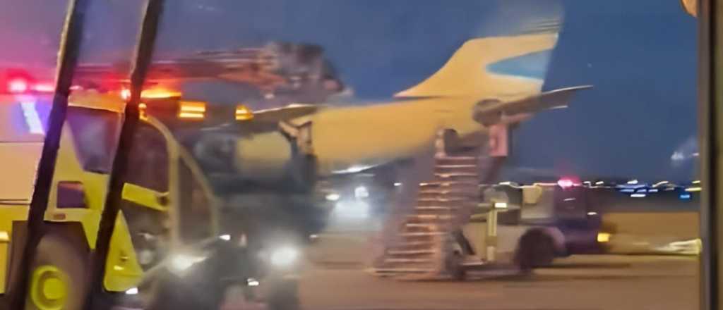 Un avión de Aerolíneas Argentinas aterrizó de emergencia tras un incendio