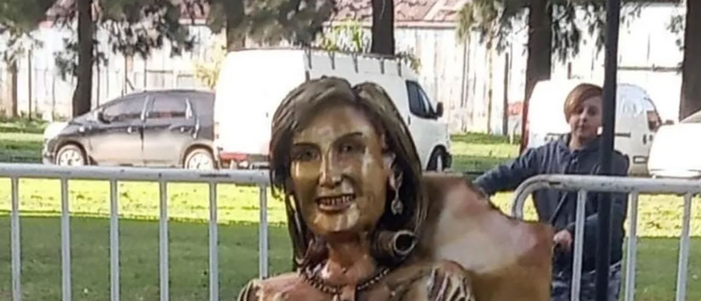 A Mirtha no le gustó el busto que le hicieron: "Es feo"