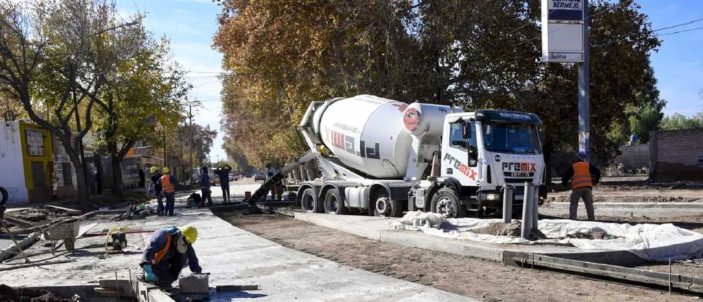 Mathus Hoyos: avanza la renovación del carril