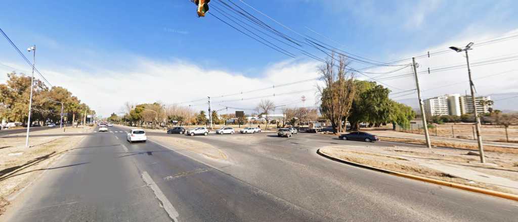 Manejaba borracho con sus dos hijitos y chocó en el Acceso Norte