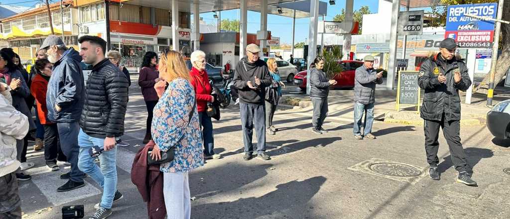 Manifestación de vecinos de Dorrego por los robos en la zona