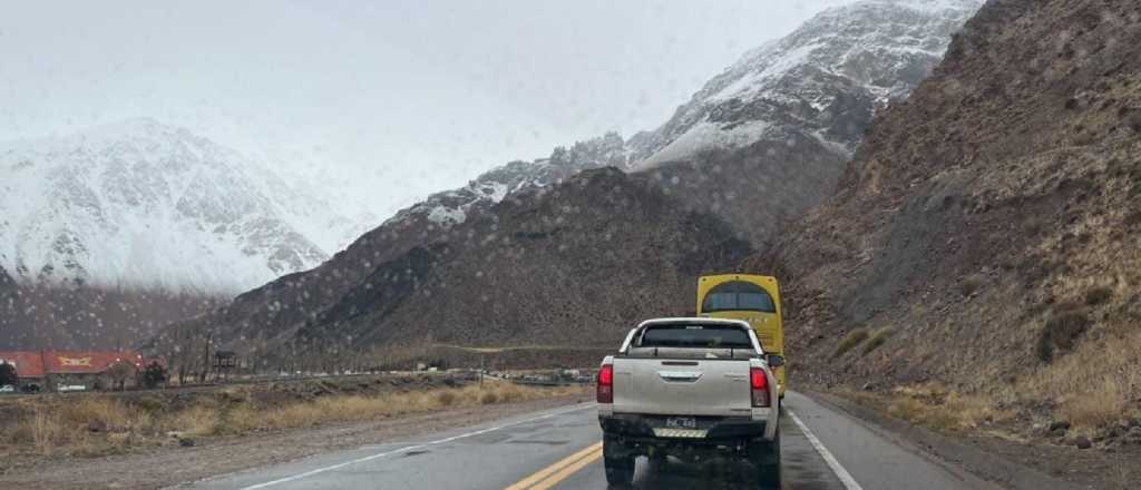 Sigue cerrado el paso a Chile y crece el descontento de transportistas