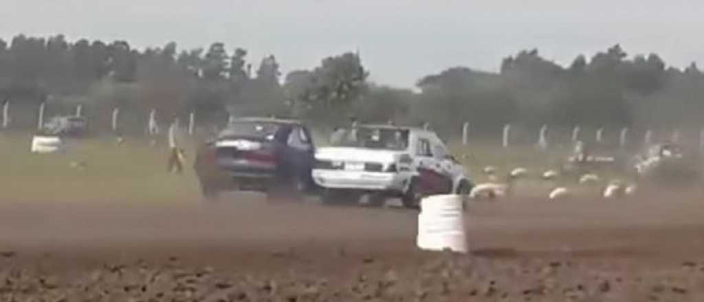 Video: un piloto murió tras impactante choque en plena competencia